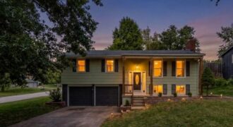 6739 NW Hilldale Drive, Kansas City, MO 64151