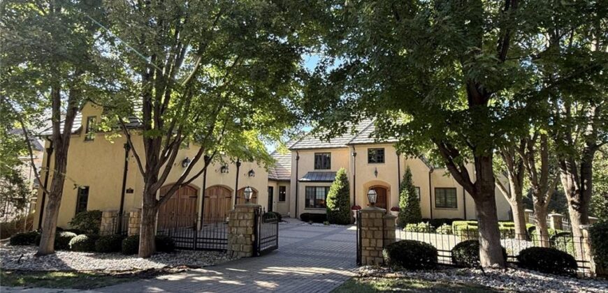 8616 N Marsh Avenue, Kansas City, MO 64157