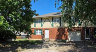 6949 Chapel Woods Lane, Kansas City, MO 64152
