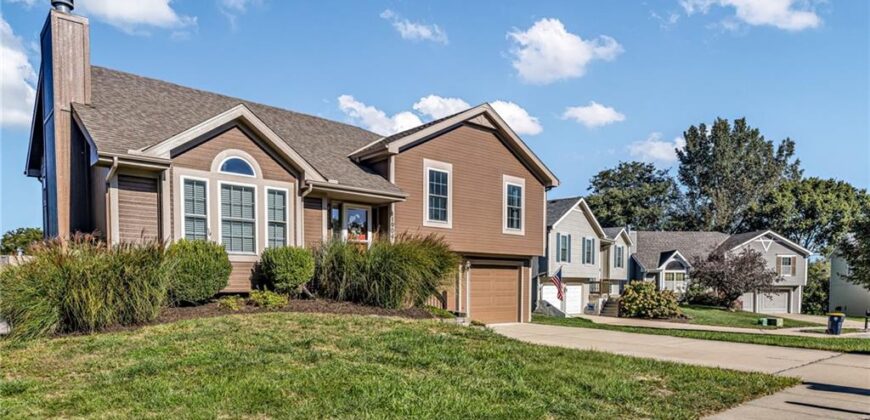11904 N Charlotte Street, Kansas City, MO 64155