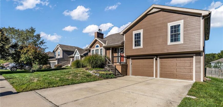 11904 N Charlotte Street, Kansas City, MO 64155