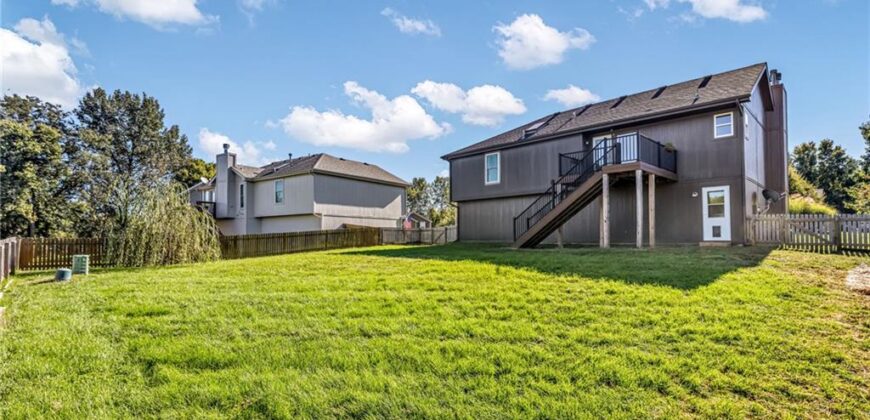 11904 N Charlotte Street, Kansas City, MO 64155