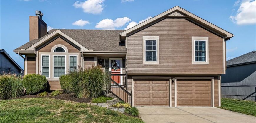 11904 N Charlotte Street, Kansas City, MO 64155
