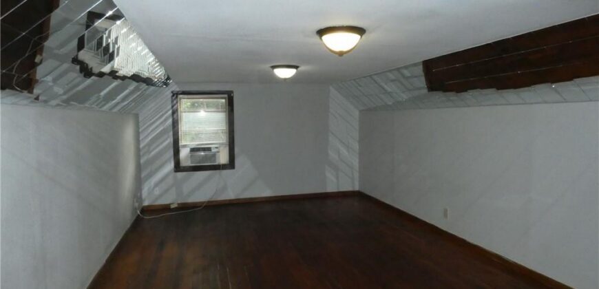 4701 NW Green Hills Road, Riverside, MO 64150