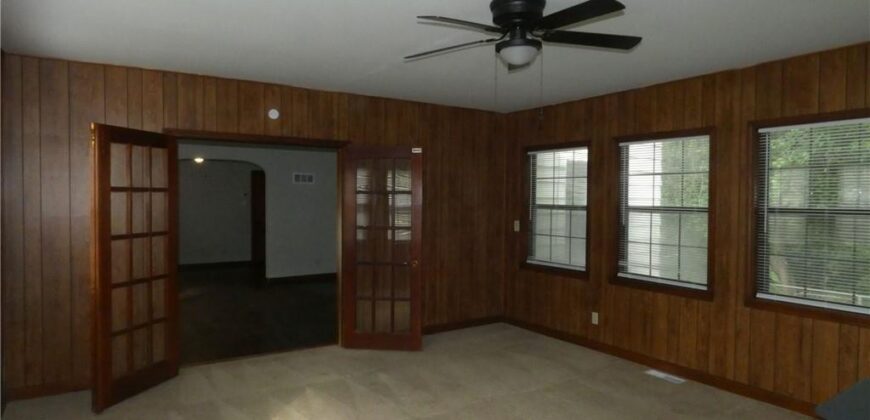 4701 NW Green Hills Road, Riverside, MO 64150