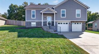 1915 Shirley Court, Liberty, MO 64068