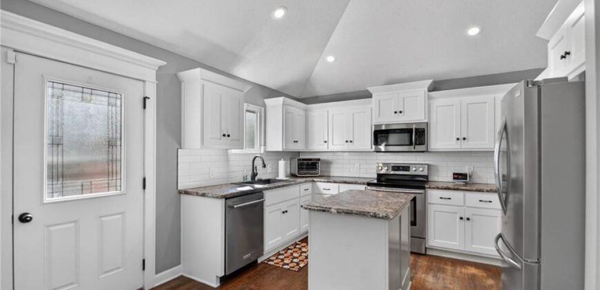 1915 Shirley Court, Liberty, MO 64068