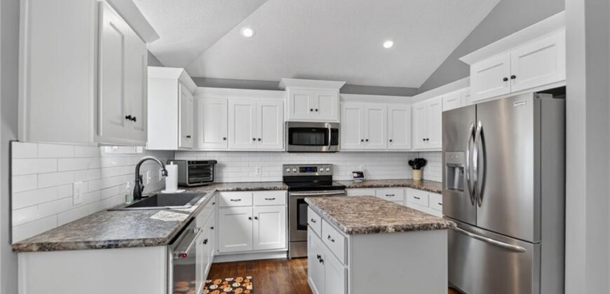 1915 Shirley Court, Liberty, MO 64068
