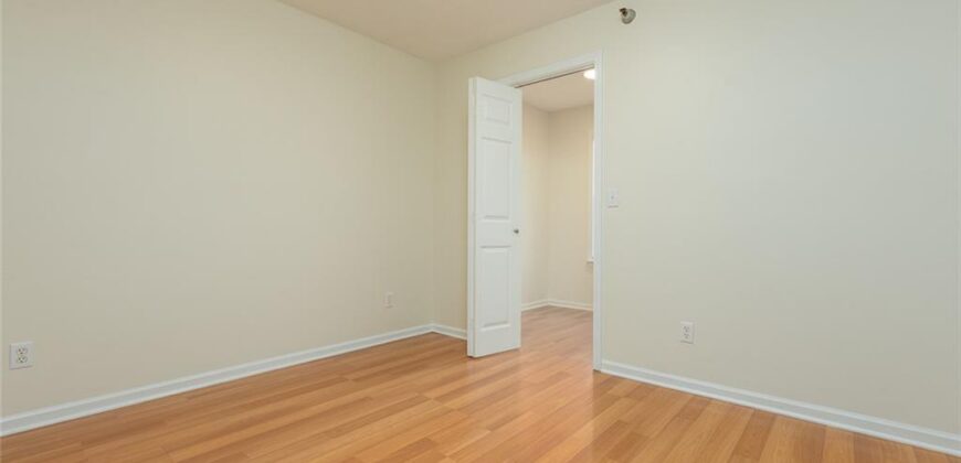6966 N Olive Street, Gladstone, MO 64118