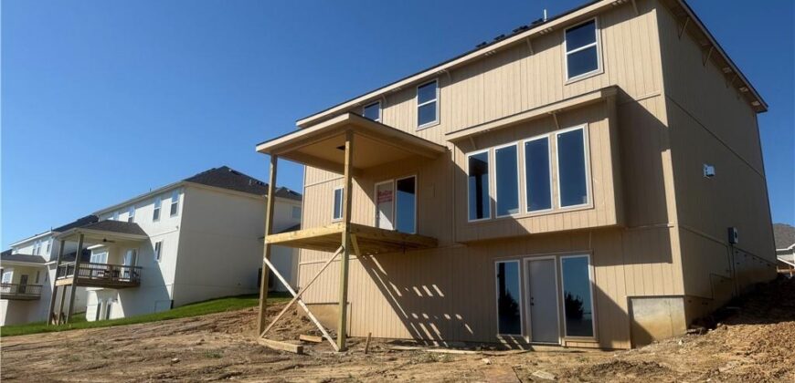 9005 N Poplar Avenue, Kansas City, MO 64156