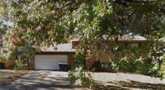 8918 N Oak Trafficway, Kansas City, MO 64155