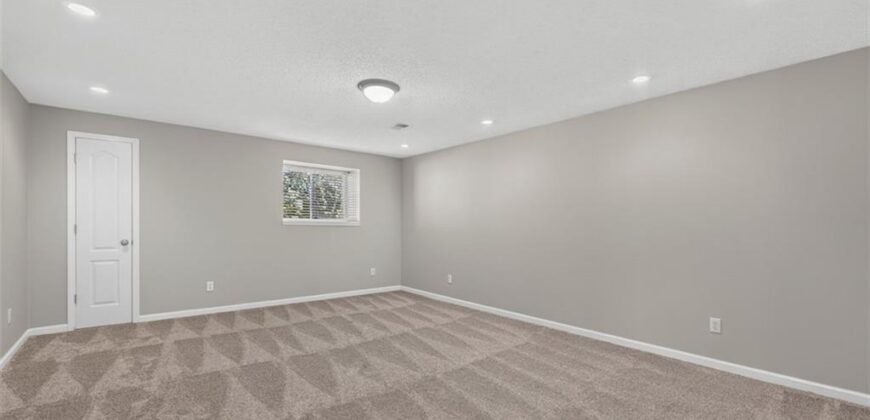 9004 N Cosby Avenue, Kansas City, MO 64154