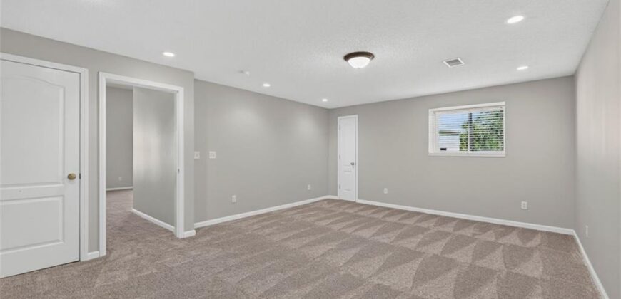9004 N Cosby Avenue, Kansas City, MO 64154