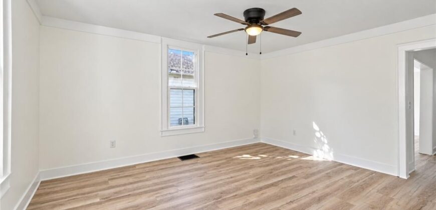 230 N Missouri Street, Liberty, MO 64068