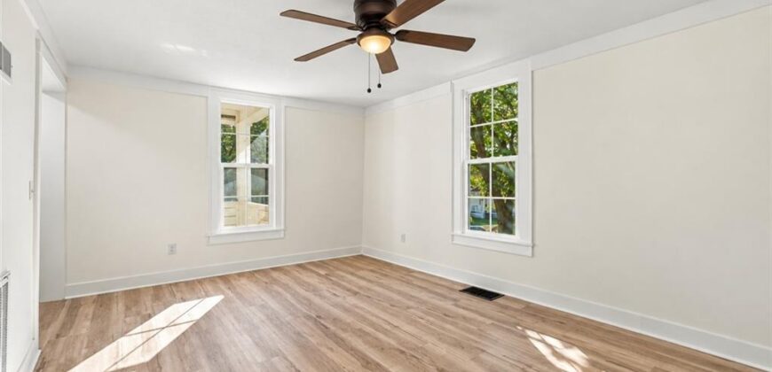 230 N Missouri Street, Liberty, MO 64068