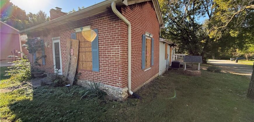 203 Walnut Street, Weston, MO 64098