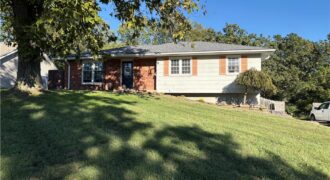 6719 NW Willowick Lane, Parkville, MO 64152
