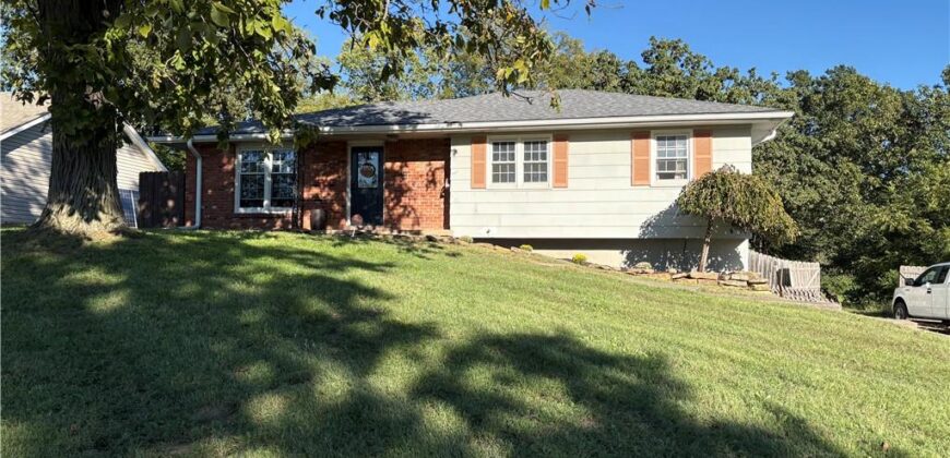 6719 NW Willowick Lane, Parkville, MO 64152