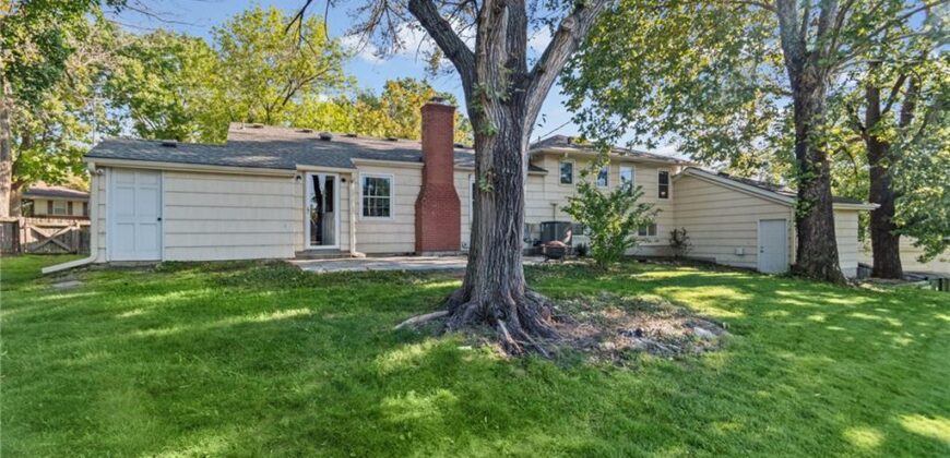 1913 E 29th Avenue, North Kansas City, MO 64116