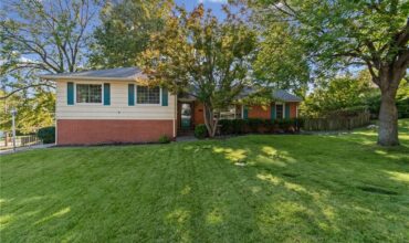 1913 E 29th Avenue, North Kansas City, MO 64116