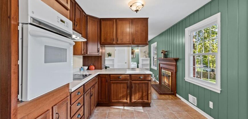 1913 E 29th Avenue, North Kansas City, MO 64116