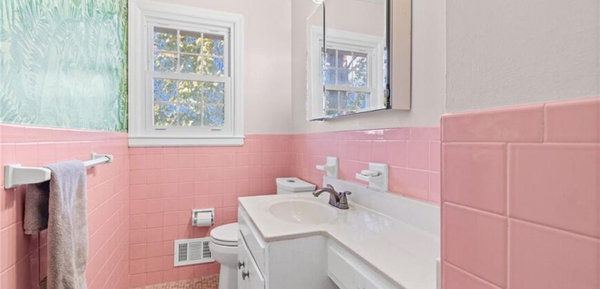 1913 E 29th Avenue, North Kansas City, MO 64116