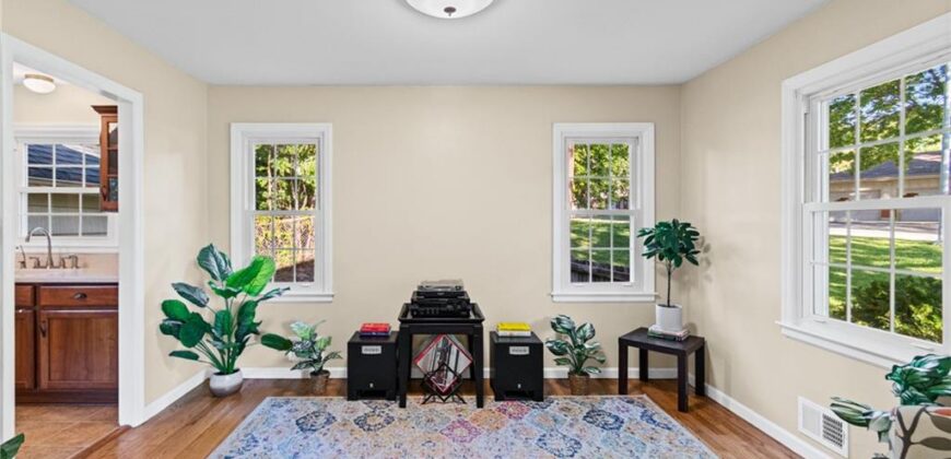 1913 E 29th Avenue, North Kansas City, MO 64116