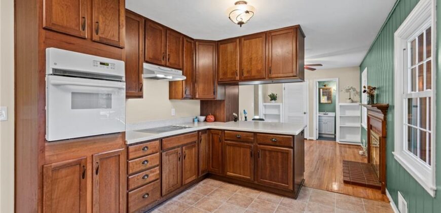 1913 E 29th Avenue, North Kansas City, MO 64116