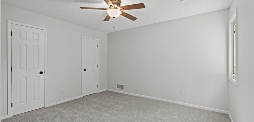 8204 NW Bradford Court, Kansas City, MO 64151