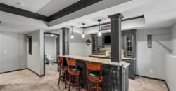 8121 Parkview Drive, Parkville, MO 64152