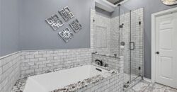 8121 Parkview Drive, Parkville, MO 64152