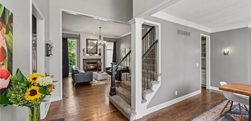 8121 Parkview Drive, Parkville, MO 64152