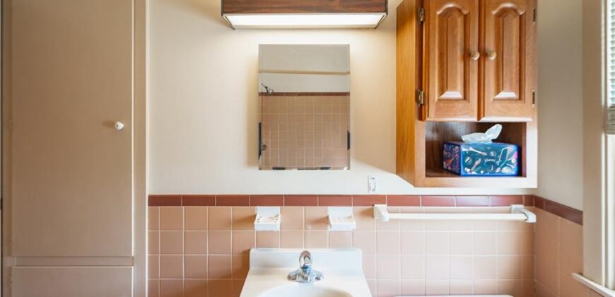 5820 N Lenox Avenue, Kansas City, MO 64151