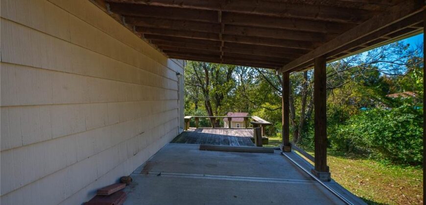 5820 N Lenox Avenue, Kansas City, MO 64151