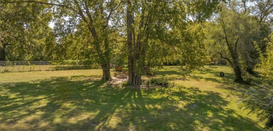 1105 NE Maple Drive, Kansas City, MO 64118