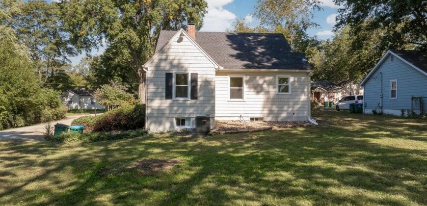 1105 NE Maple Drive, Kansas City, MO 64118
