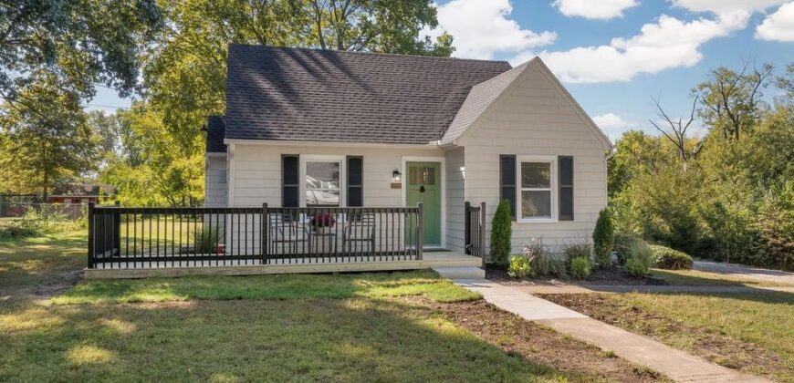 1105 NE Maple Drive, Kansas City, MO 64118