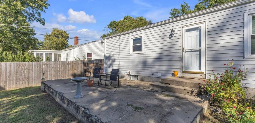 6702 N CHARLOTTE Street, Gladstone, MO 64118