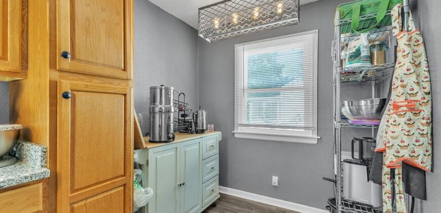 6702 N CHARLOTTE Street, Gladstone, MO 64118