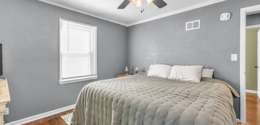 6702 N CHARLOTTE Street, Gladstone, MO 64118