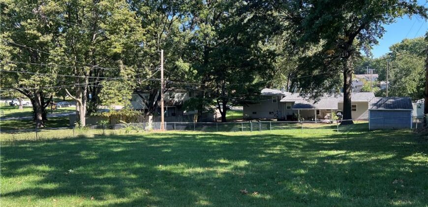 6001 N Michigan Place, Gladstone, MO 64118
