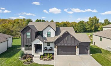 2102 Foxtail Drive, Kearney, MO 64060