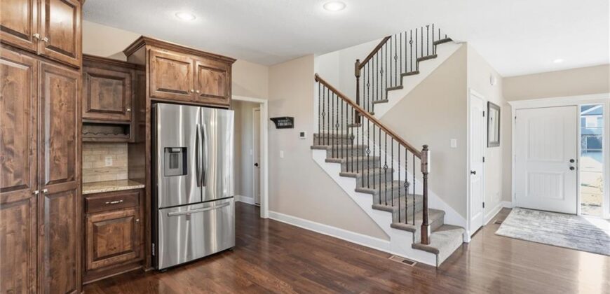 18304 Rock Creek Drive, Smithville, MO 64089