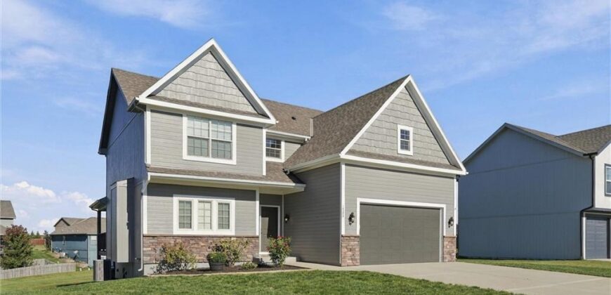18304 Rock Creek Drive, Smithville, MO 64089