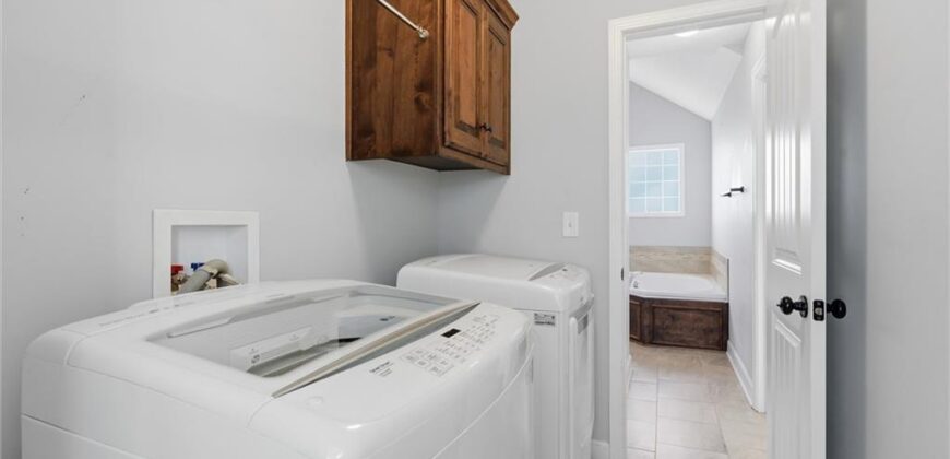 18304 Rock Creek Drive, Smithville, MO 64089