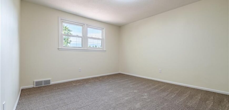 10003 N Charlotte Street, Kansas City, MO 64155