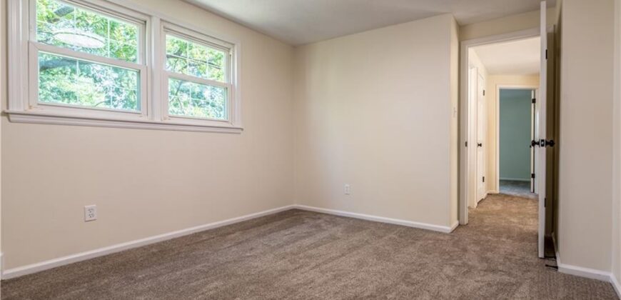 10003 N Charlotte Street, Kansas City, MO 64155