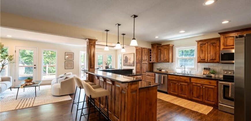 10003 N Charlotte Street, Kansas City, MO 64155