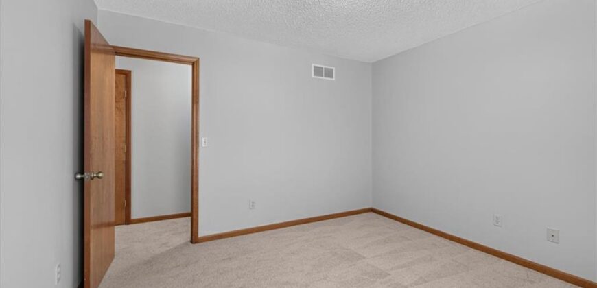 4903 NW 67th Terrace, Kansas City, MO 64151