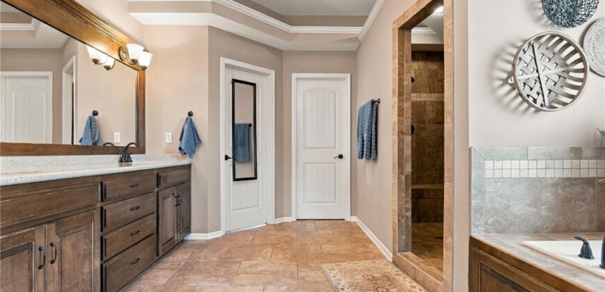 17700 NW 130th Terrace, Platte City, MO 64079